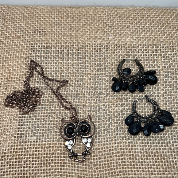 Owl Necklace & Snap Bar Closure Bead Earrings - Picture 2 of 14
